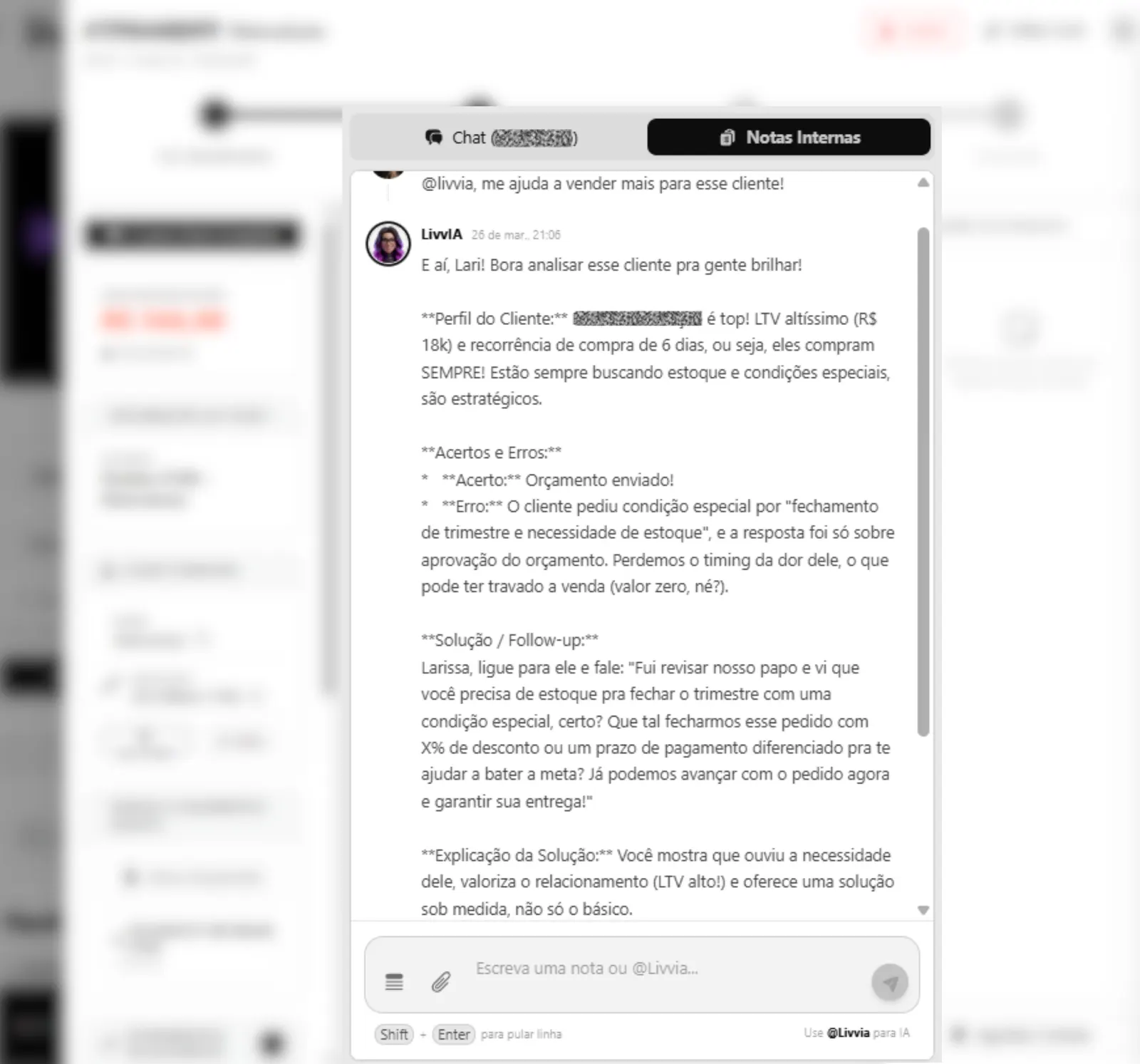 Nota interna com análise inteligente da @livvIA sobre um atendimento